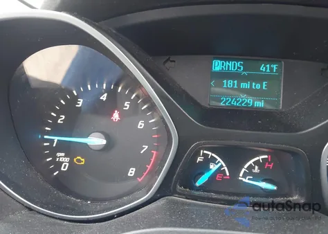 2013 Ford Escape S z USA, uszkodzony, nr VIN 1FMCU0F79DUD89317